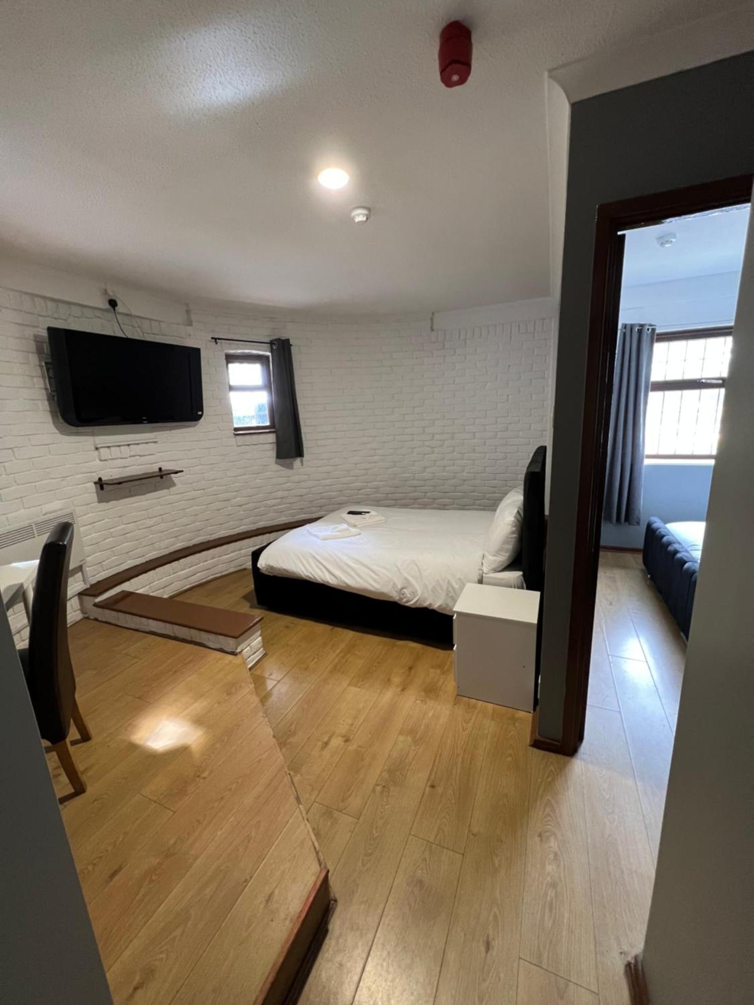 Oyo Stay Inn Express, Cambridge Papworth Everard Extérieur photo