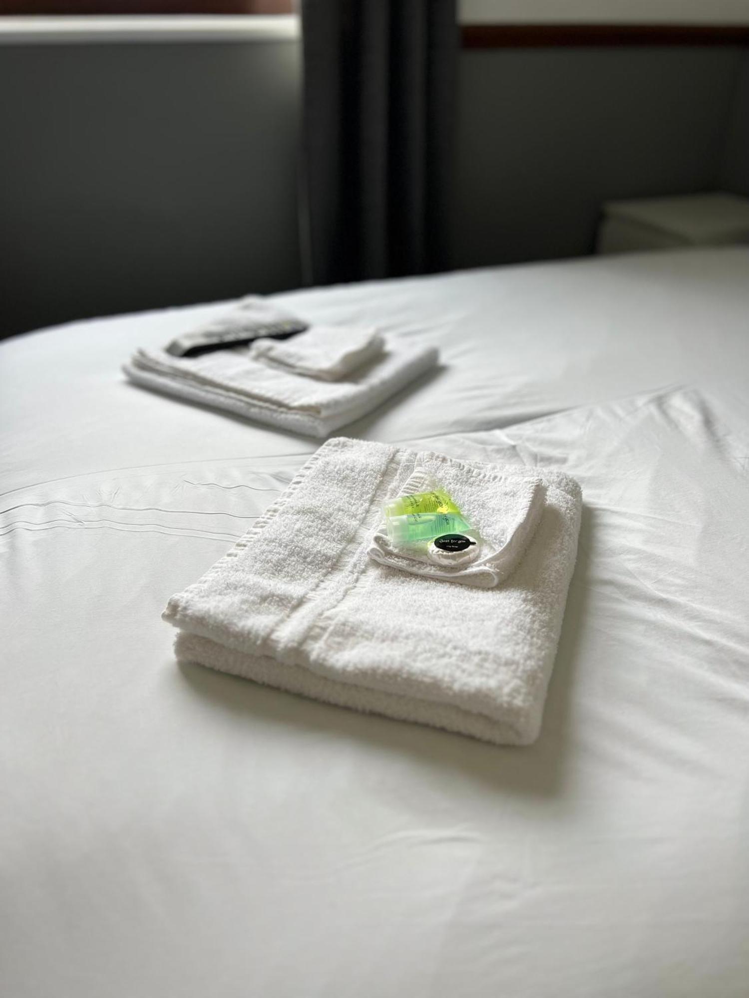 Oyo Stay Inn Express, Cambridge Papworth Everard Extérieur photo