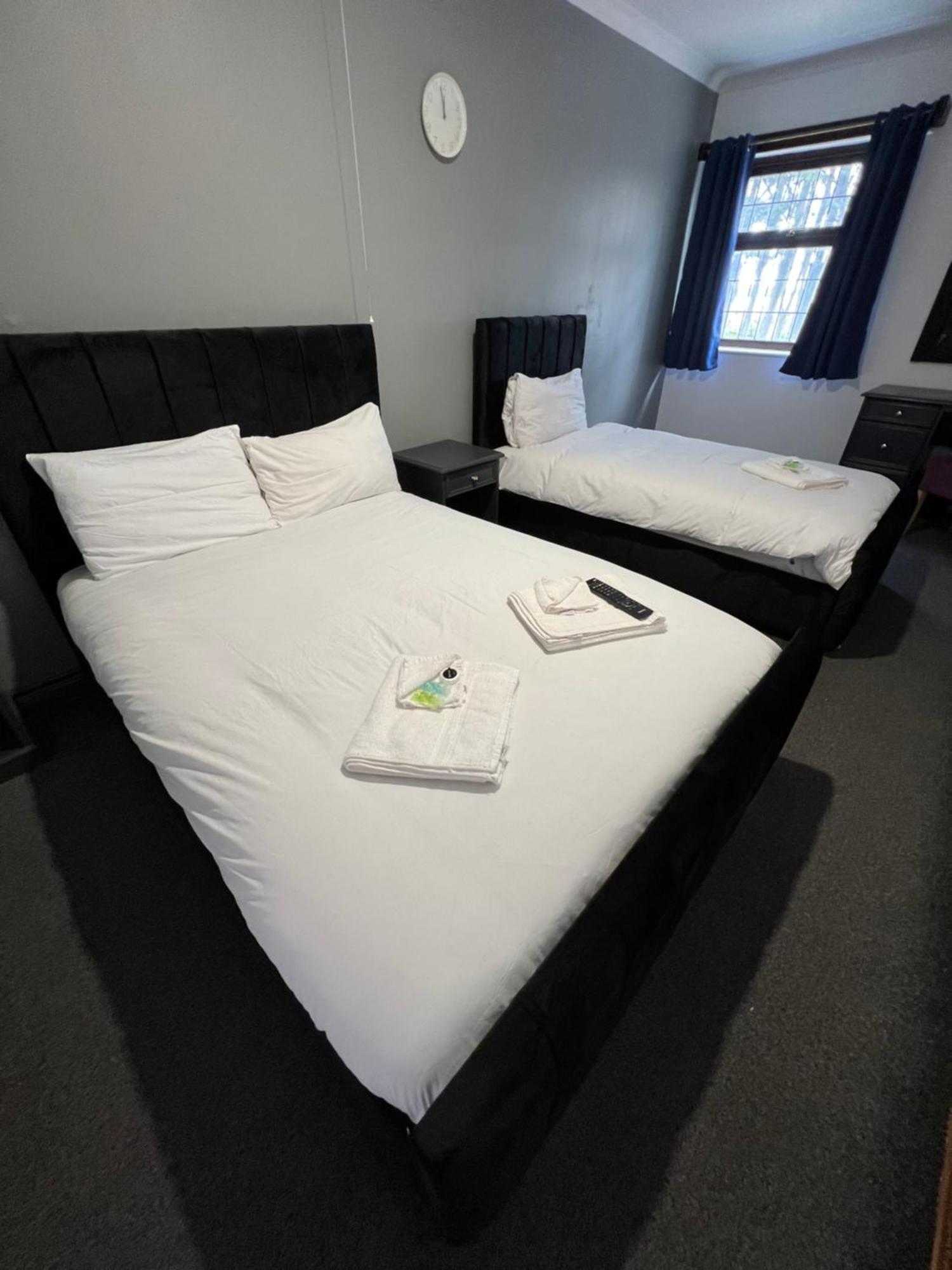 Oyo Stay Inn Express, Cambridge Papworth Everard Extérieur photo