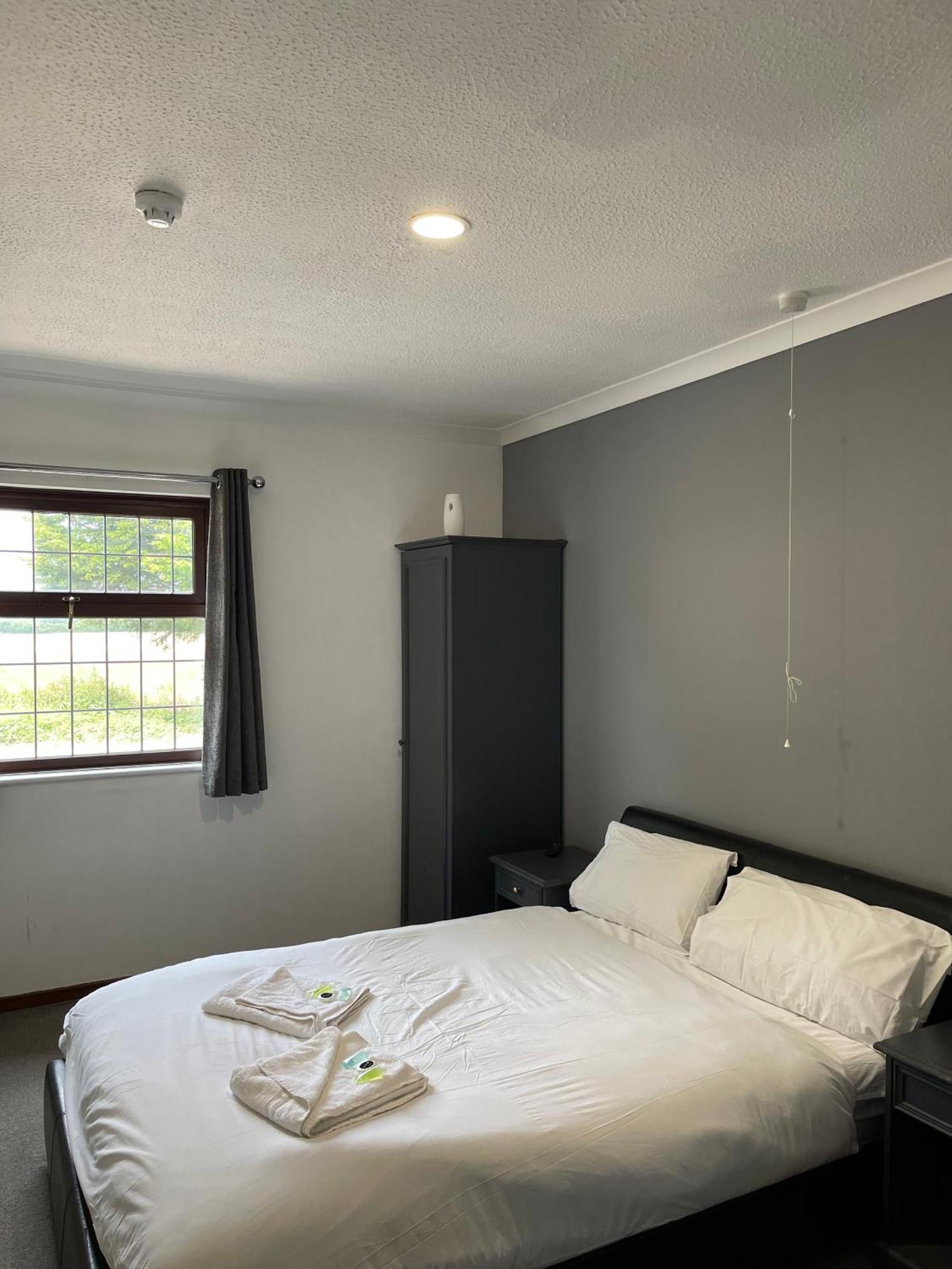 Oyo Stay Inn Express, Cambridge Papworth Everard Extérieur photo